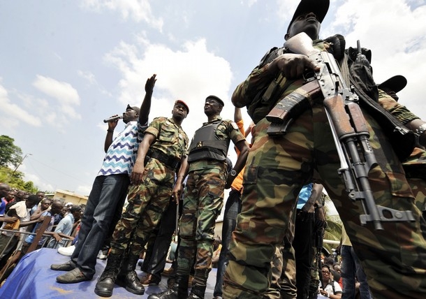 Pendant que Gbagbo arme les jeunes ivoiriens, Alassane leur propose des emplois et de la formation